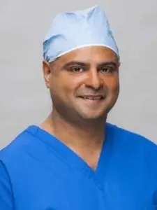 Dr. Nakul Karkare en gommage