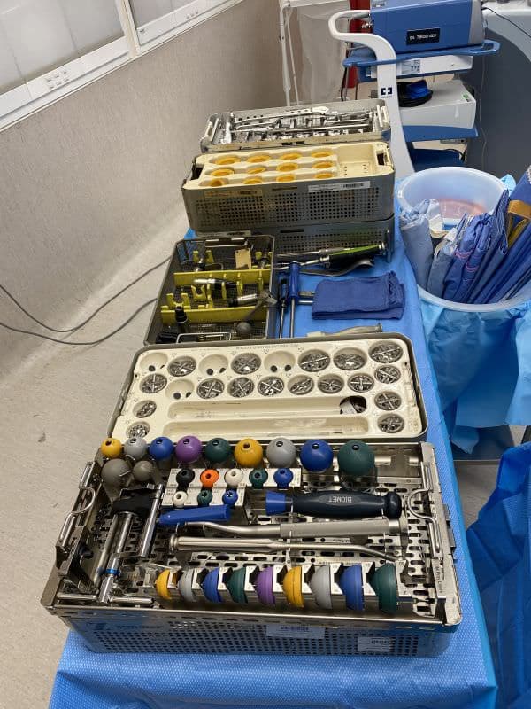 Mise en place d'une prothèse de hanche Mise en place d'une prothèse de hanche